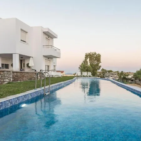 Holiday home Welcoming Holiday In With Shared Swimming Pool *
